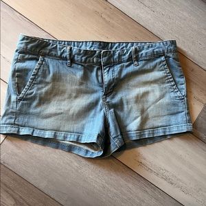 Hurley Womens shorts size 31
Denim
